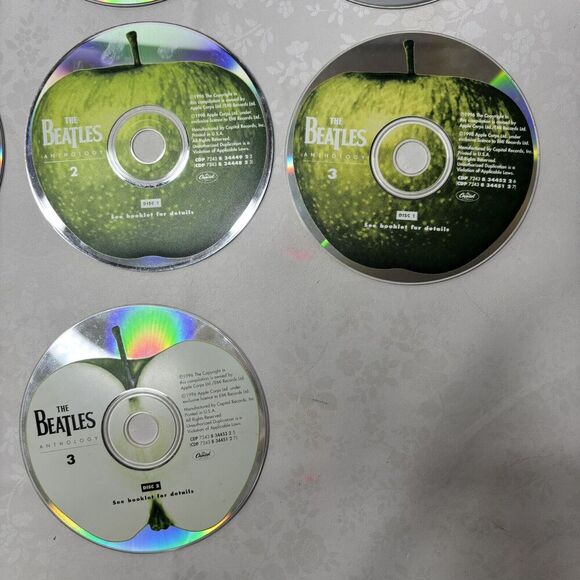 Beatles Cd Lot Of 14. No Cases Just CDs - Picture 2 of 5